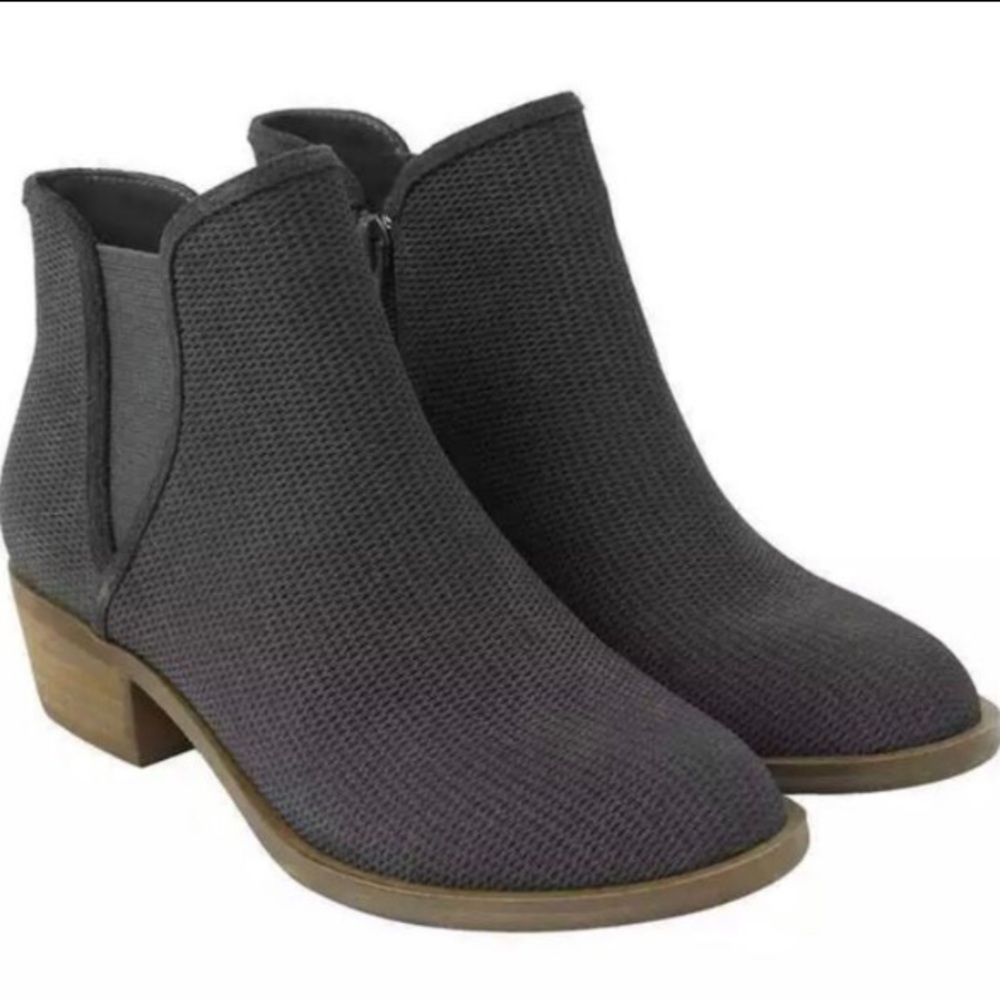 Kensie Dark Grey Boots